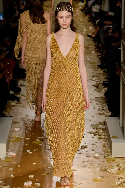 Look 39